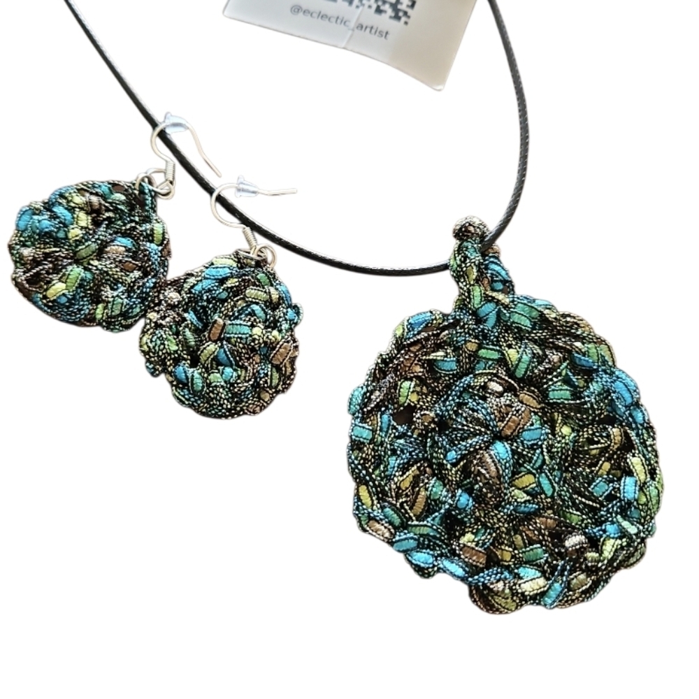 Hand Crafted Crochet Jewerly Set Earring and Necklace 3-pc Set 100% polyster - Picture 11 of 17